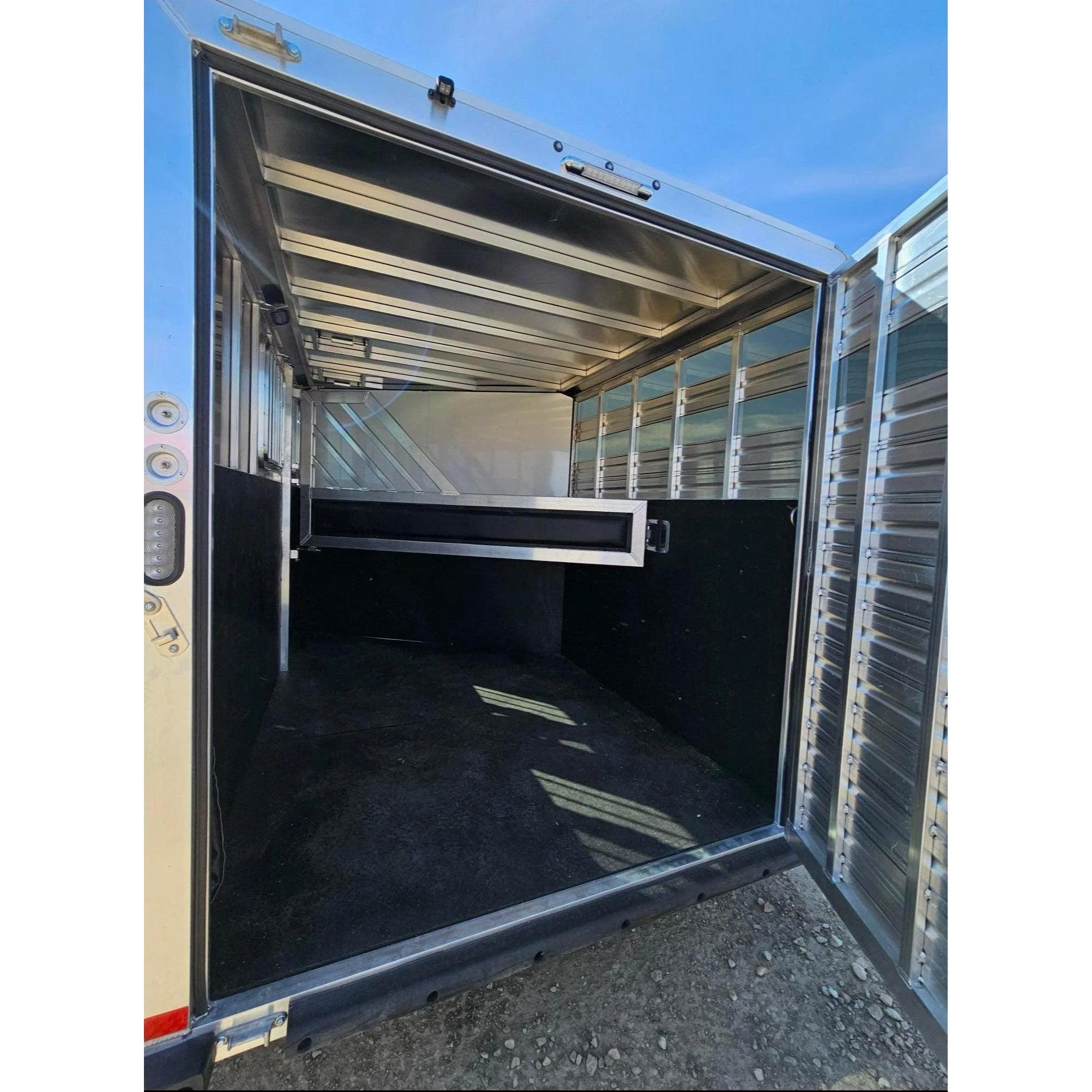 2024 High Country Colt Series Combo/Slant 2-Horse - Image 7