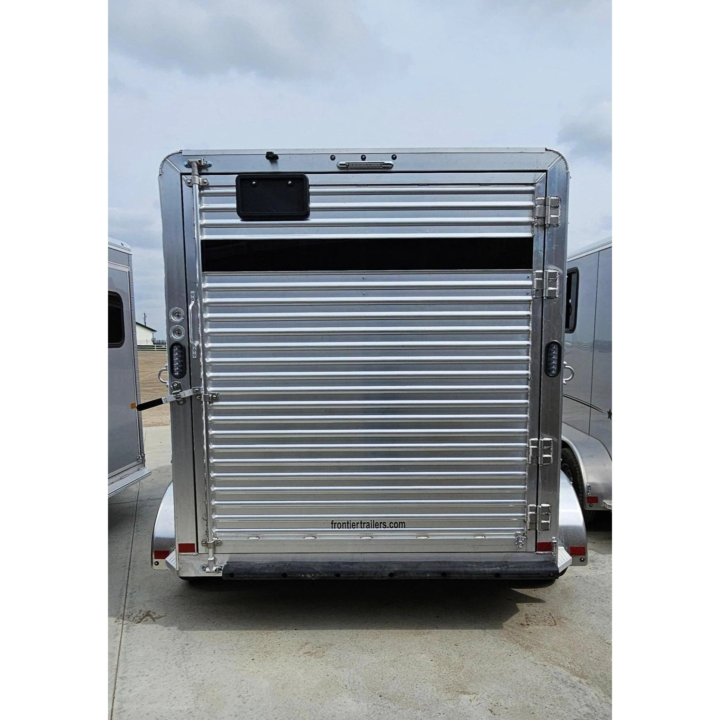 2024 High Country Colt Series Combo/Slant 2-Horse Lite (Wood Deck) - Image 11