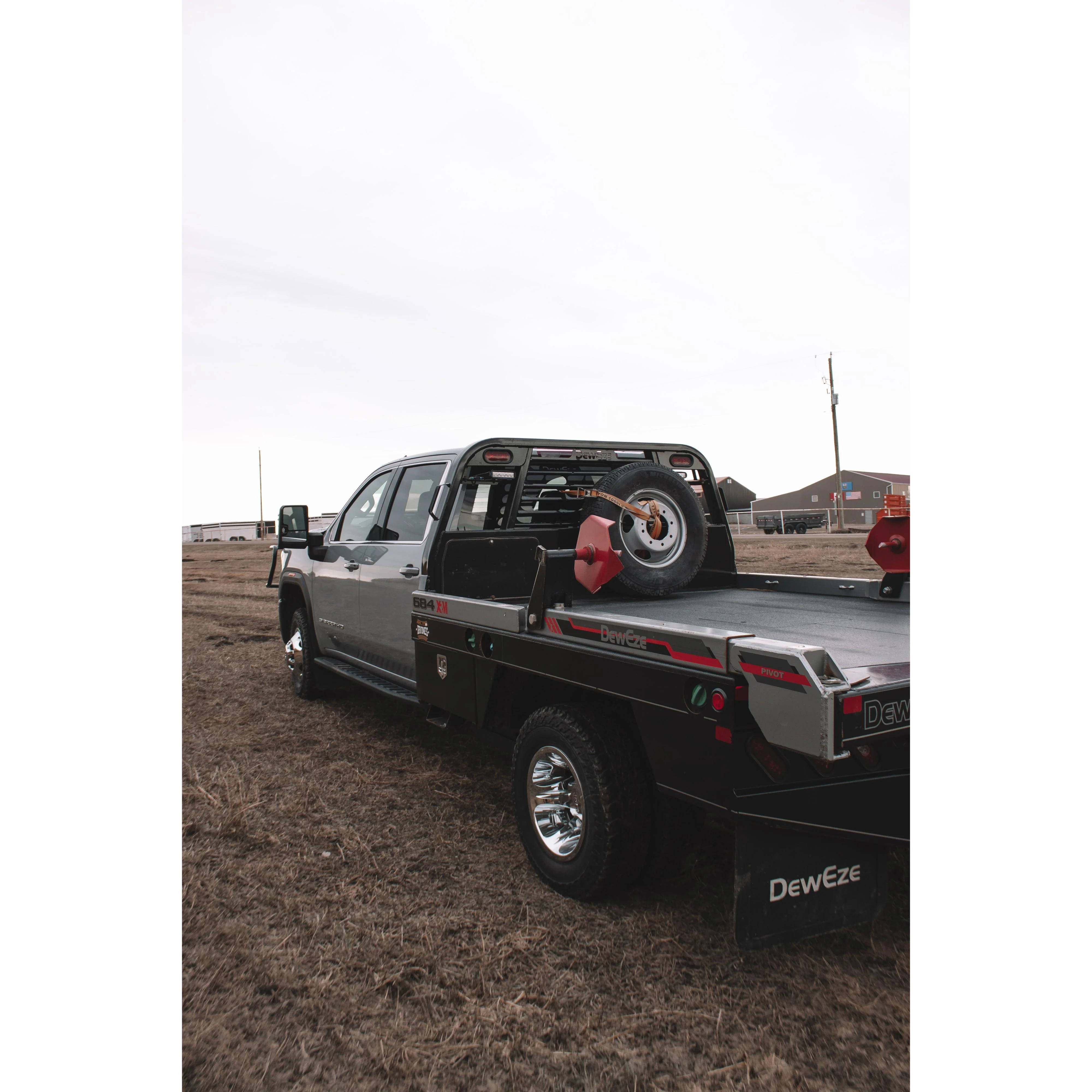 2024 GMC 3500 Cab & Chassis - Image 3