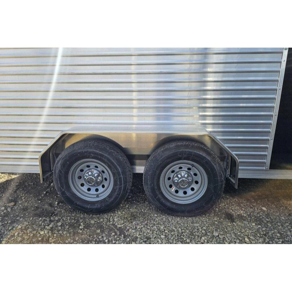 2025 High Country 3-Horse Gooseneck - Image 12