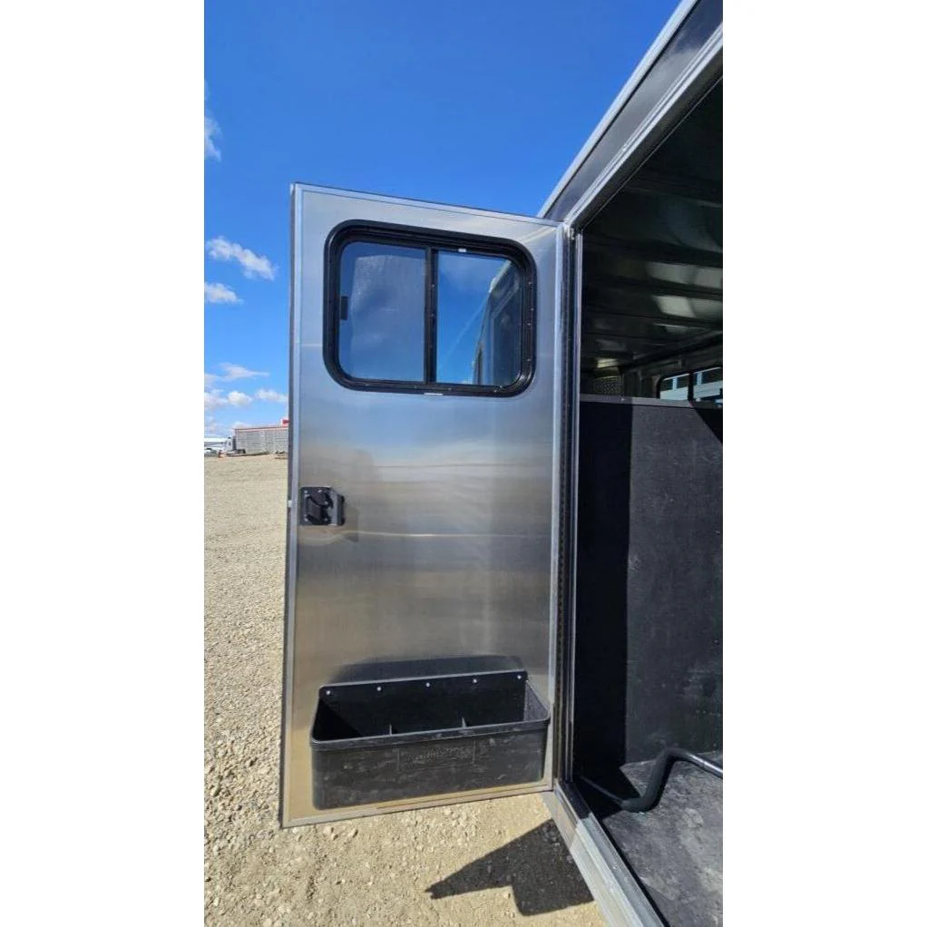 2025 High Country 3-Horse Gooseneck - Image 5