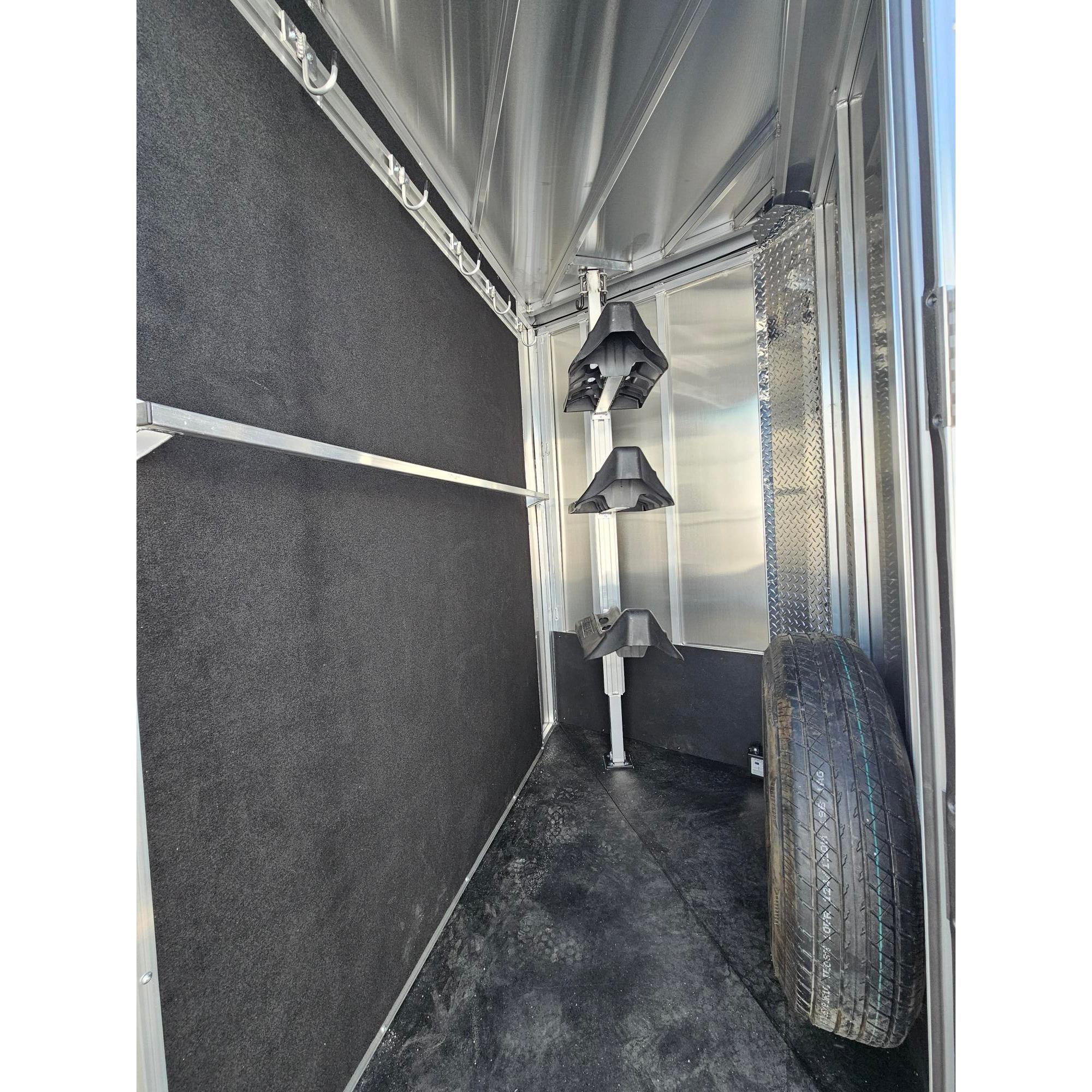 2025 High Country Strider Series Lite/ Slant 3-Horse Bumper Pull - Image 7