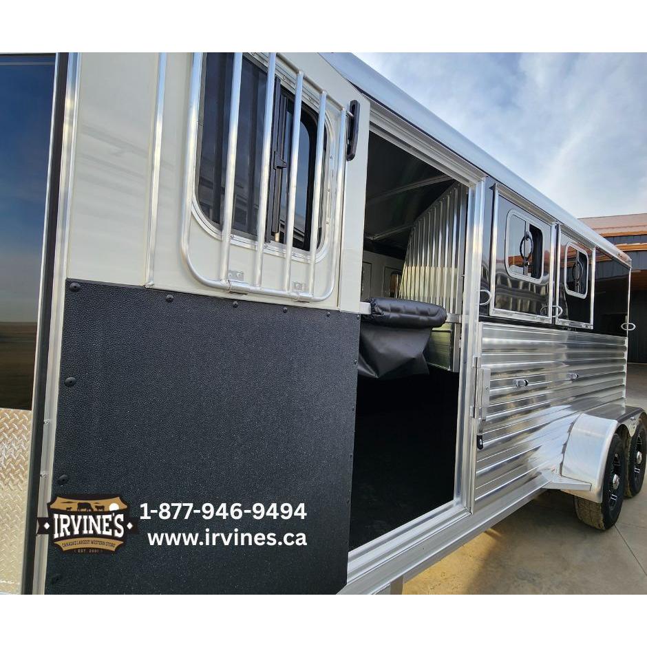 2026 4-Star 3-Horse Slant Load Bumper Pull - Image 11