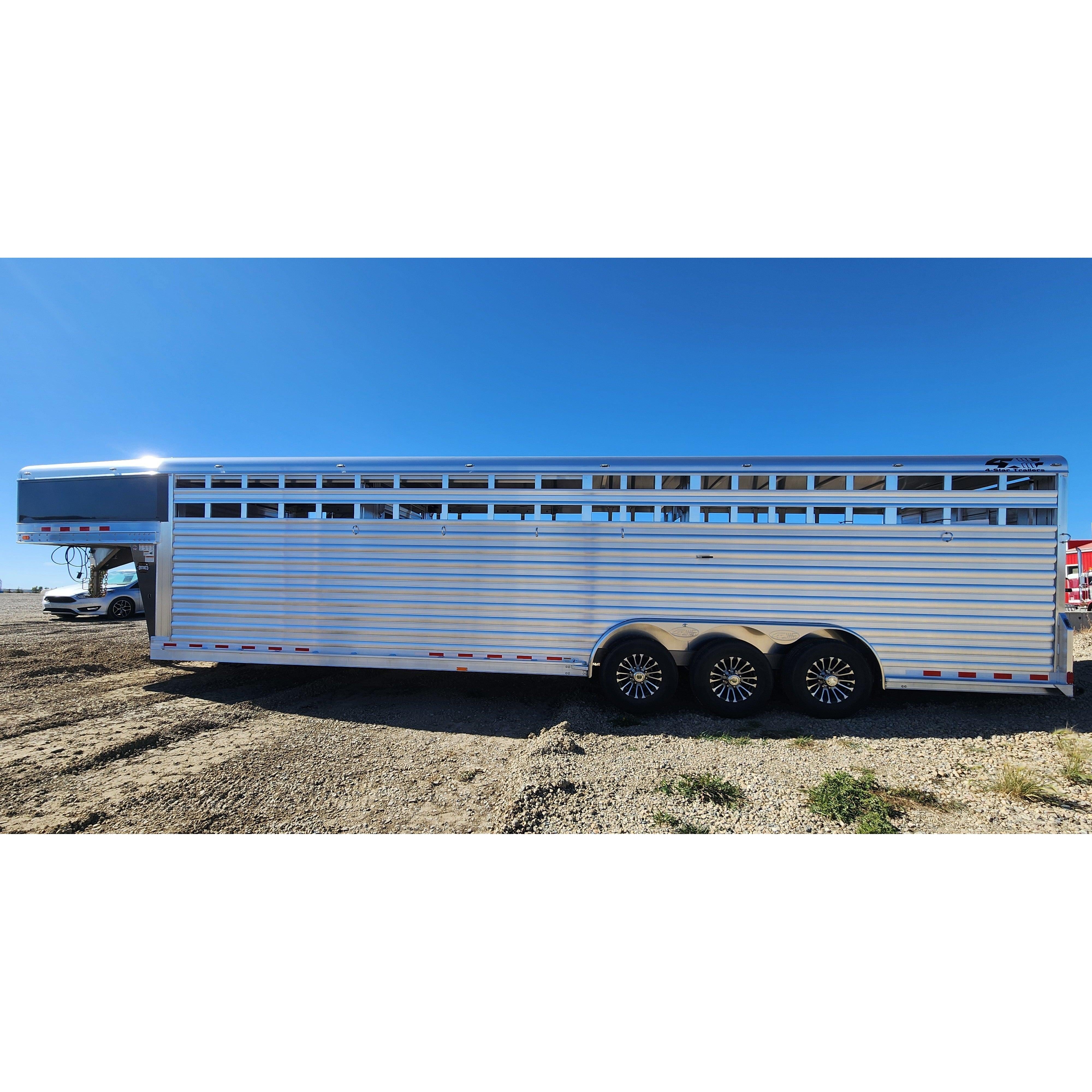 2026 4-STAR 30' Stock Trailer with Rolling Center Gate - Image 7
