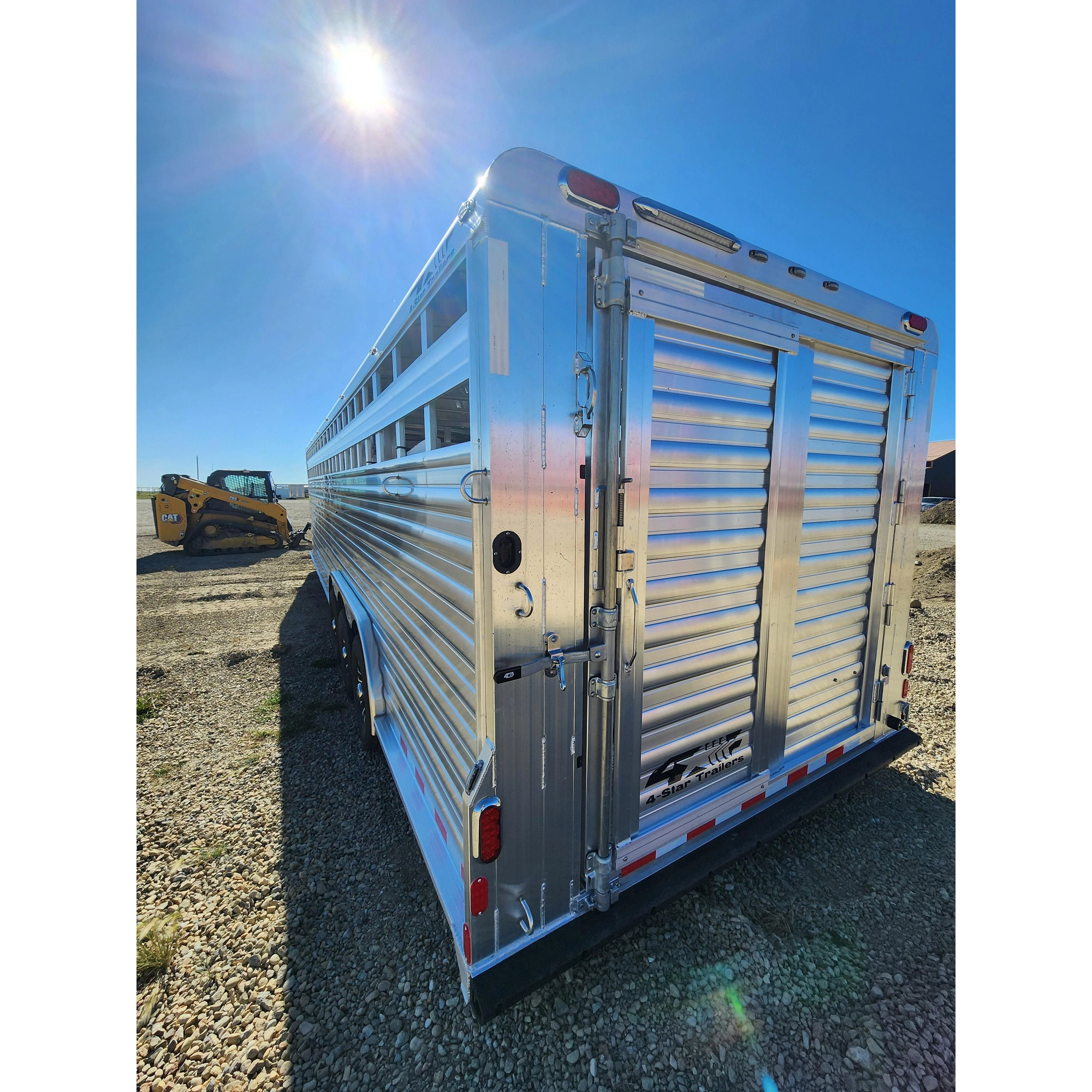 2026 4-STAR 30' Stock Trailer with Rolling Center Gate - Image 8