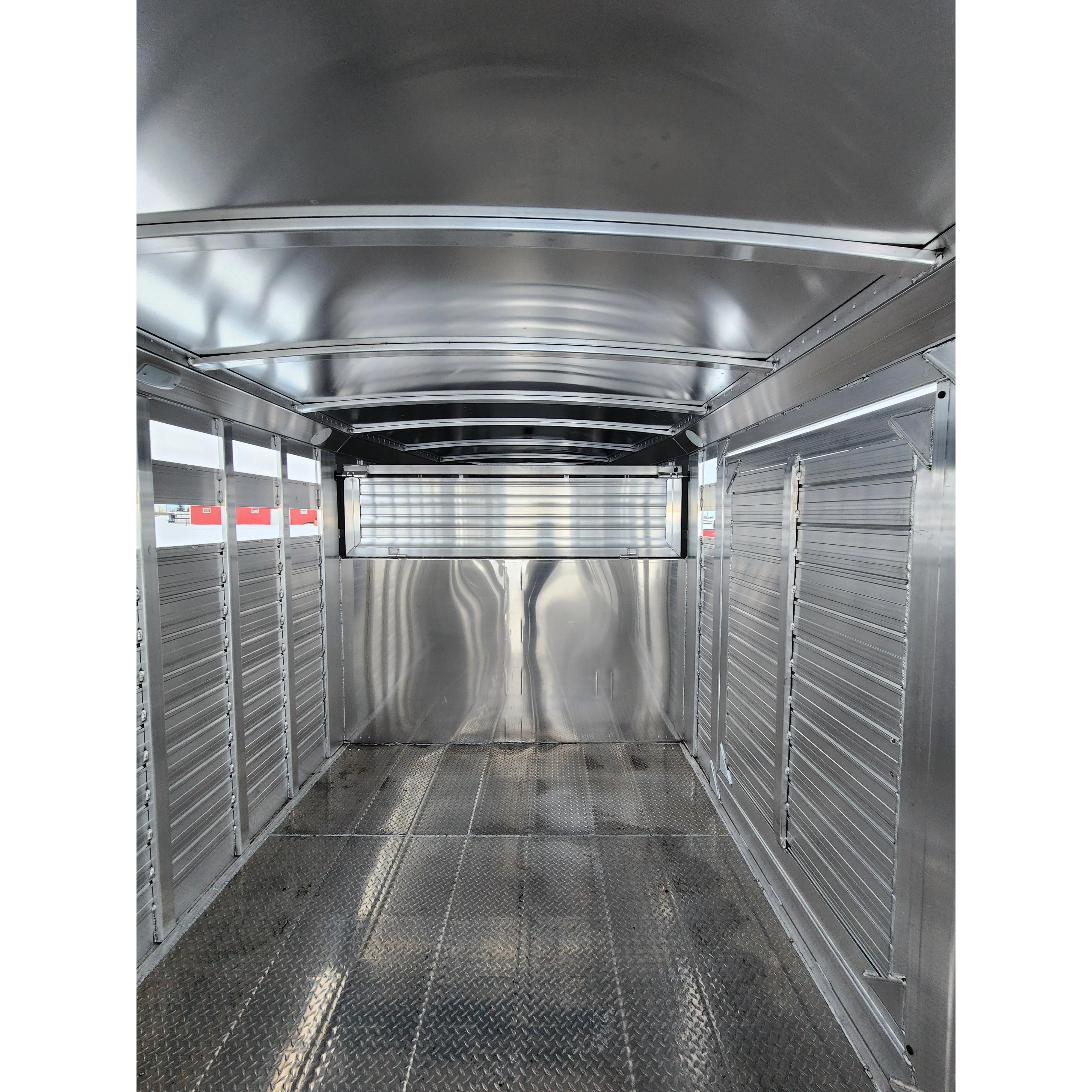 2026 4-Star 30'Stock Trailer w/ Slider in Center Gate - Image 12
