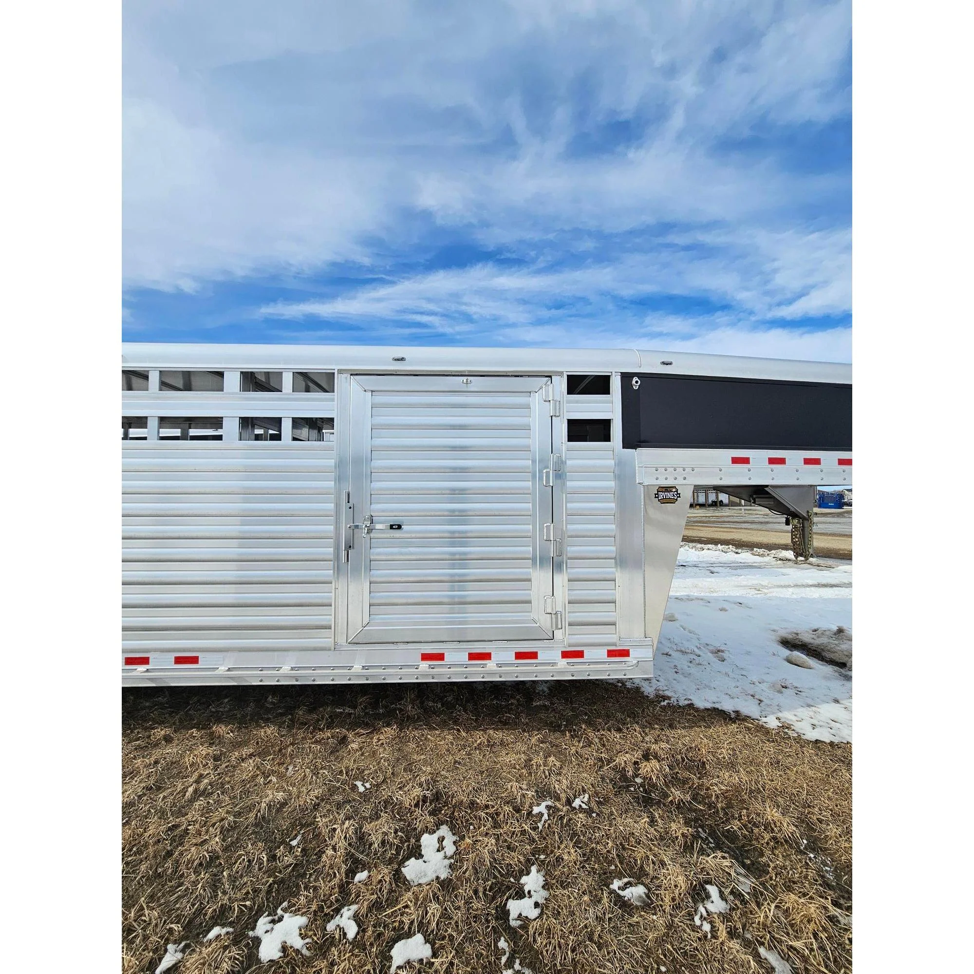 2026 4-Star 30'Stock Trailer w/ Slider in Center Gate - Image 5