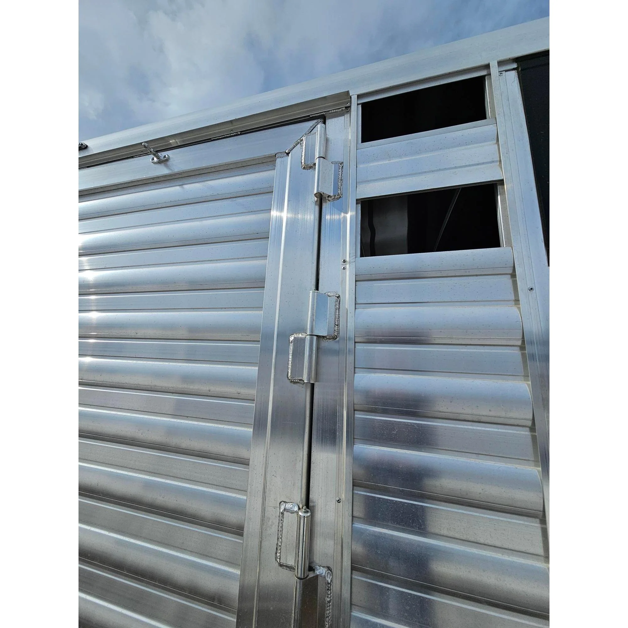 2026 4-Star 30'Stock Trailer w/ Slider in Center Gate - Image 6