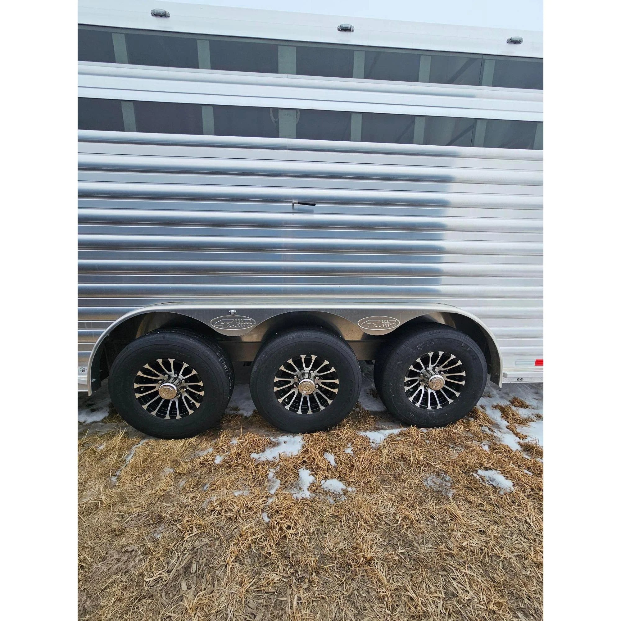2026 4-Star 32' Stock Trailer w/ Plexiglass - Image 5