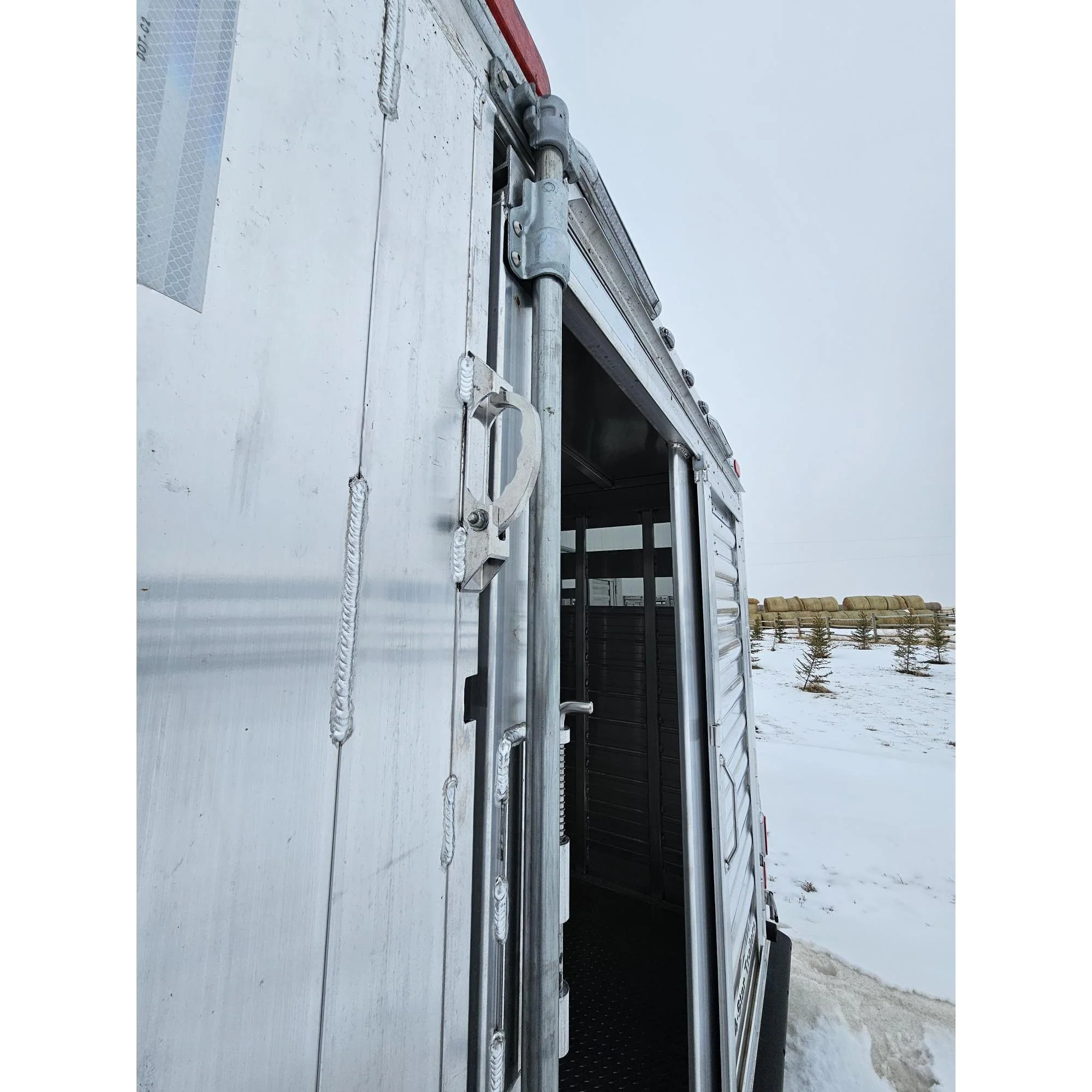 2026 4-Star 32' Stock Trailer w/ Plexiglass - Image 6