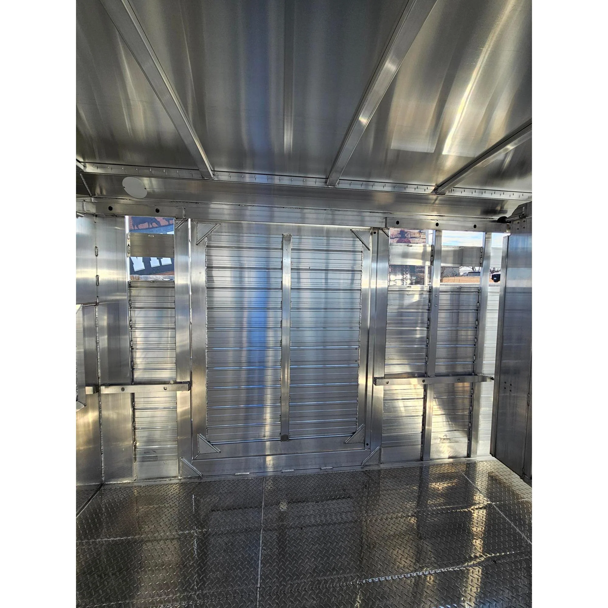 2026 4-STAR 32' Stock Trailer with Rolling Center Gate - Image 10