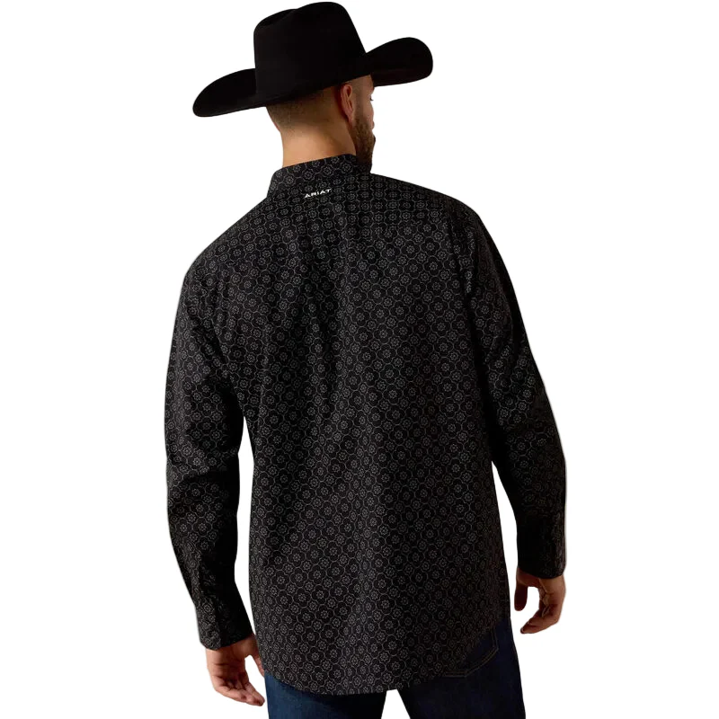 Ariat Men's Fritz Classic Fit Snap Shirt - Black Medallion Print - Image 2