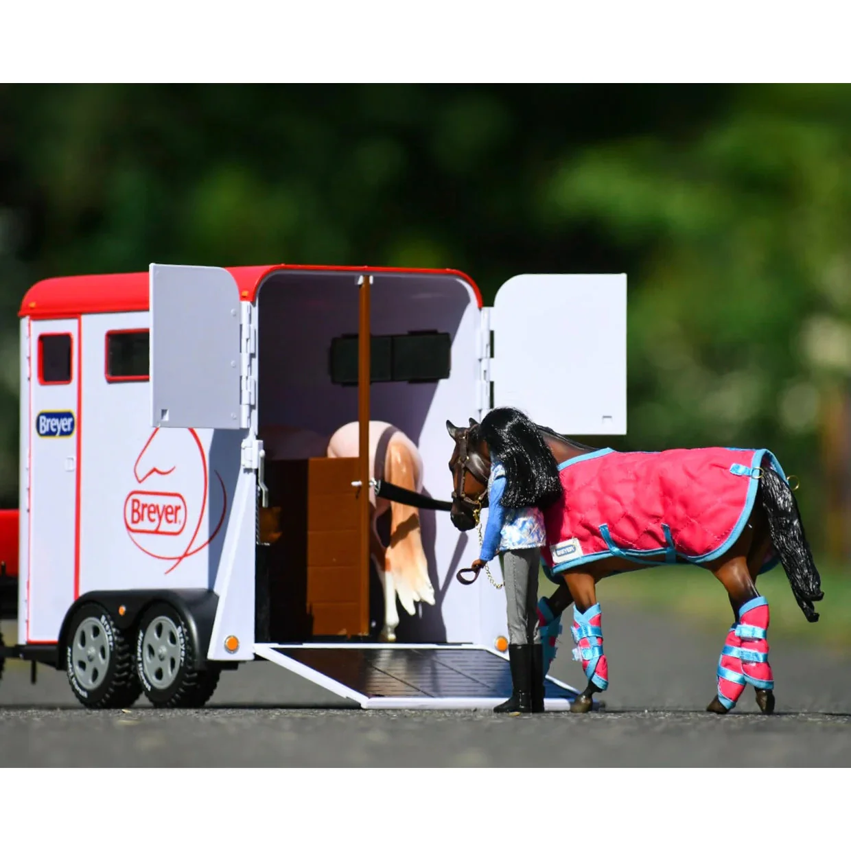Bryer Traditional Series 2-Horse Trailer - Image 2