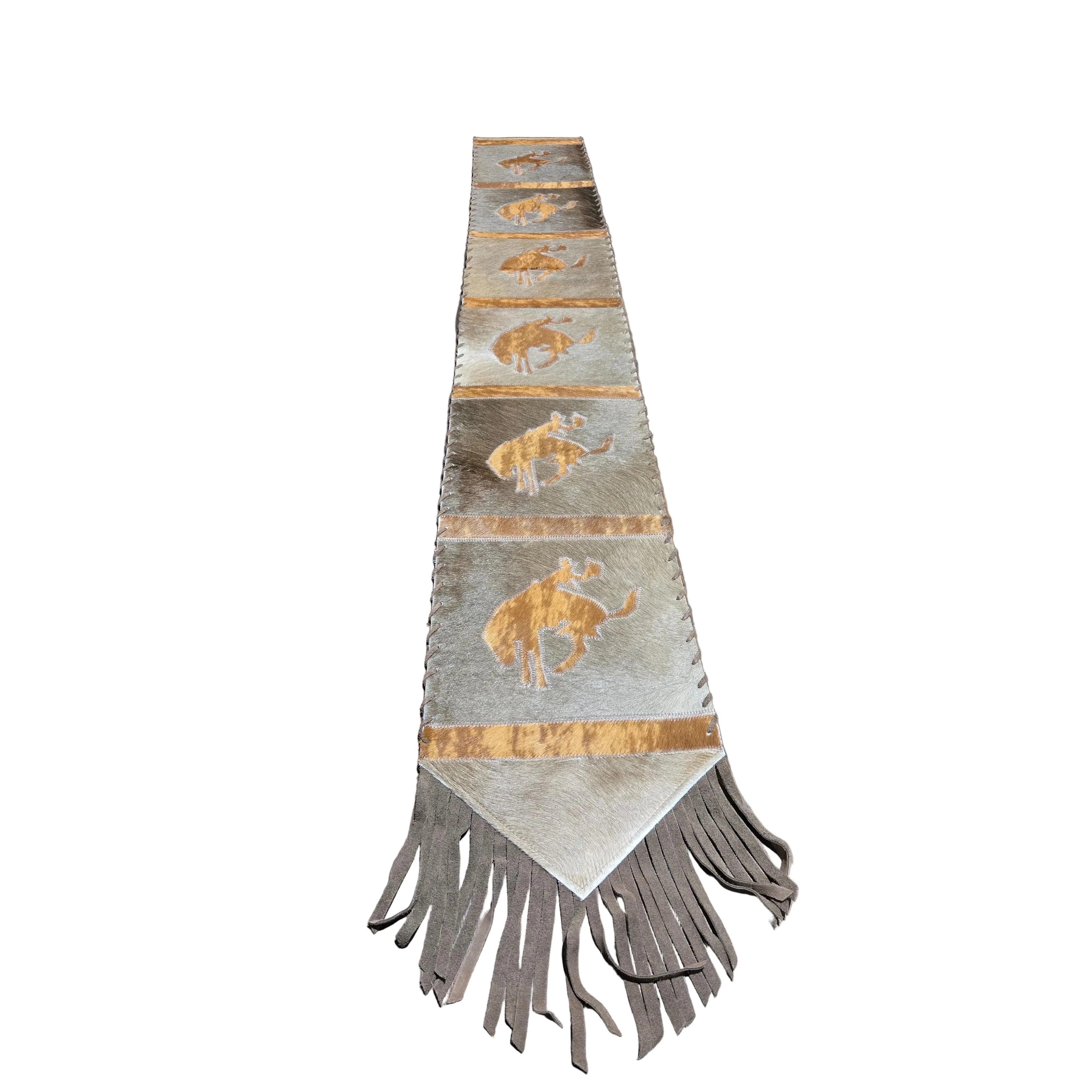 D2W Trading Bucking Horse  Table Runner with Fringe