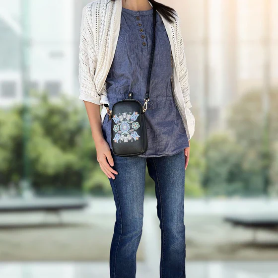 Deb Malcolm Silver Threads Phone Bag- Black - Image 3