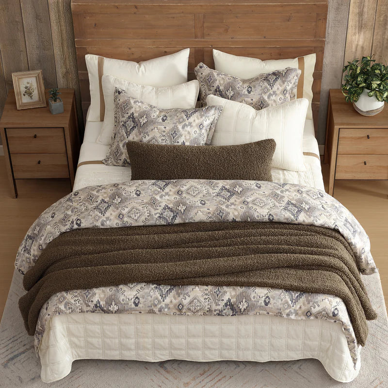 HiEnd Accents Velazquez Duvet Cover 3 Piece Set - Various Sizes - Image 2