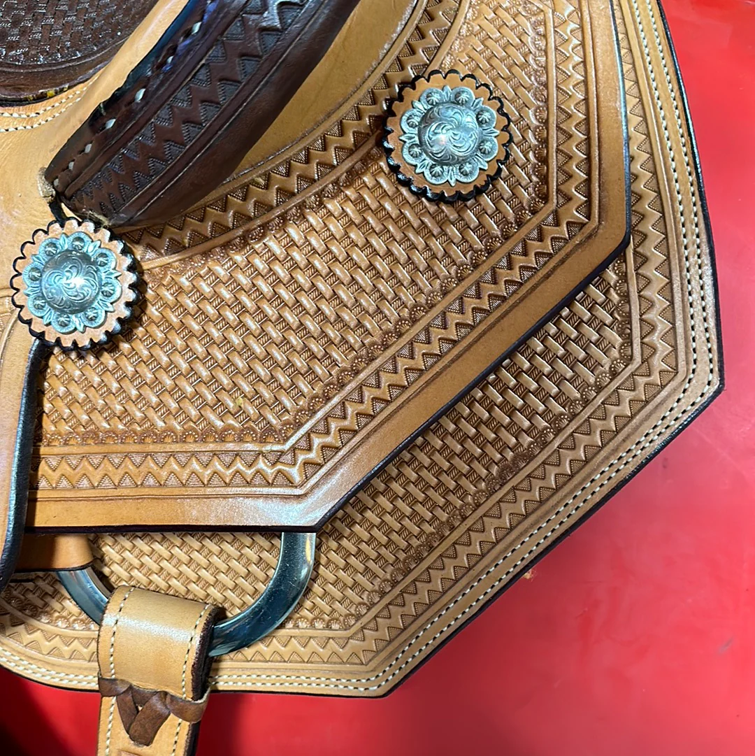 Irvine 15.5" Association Saddle - Image 2
