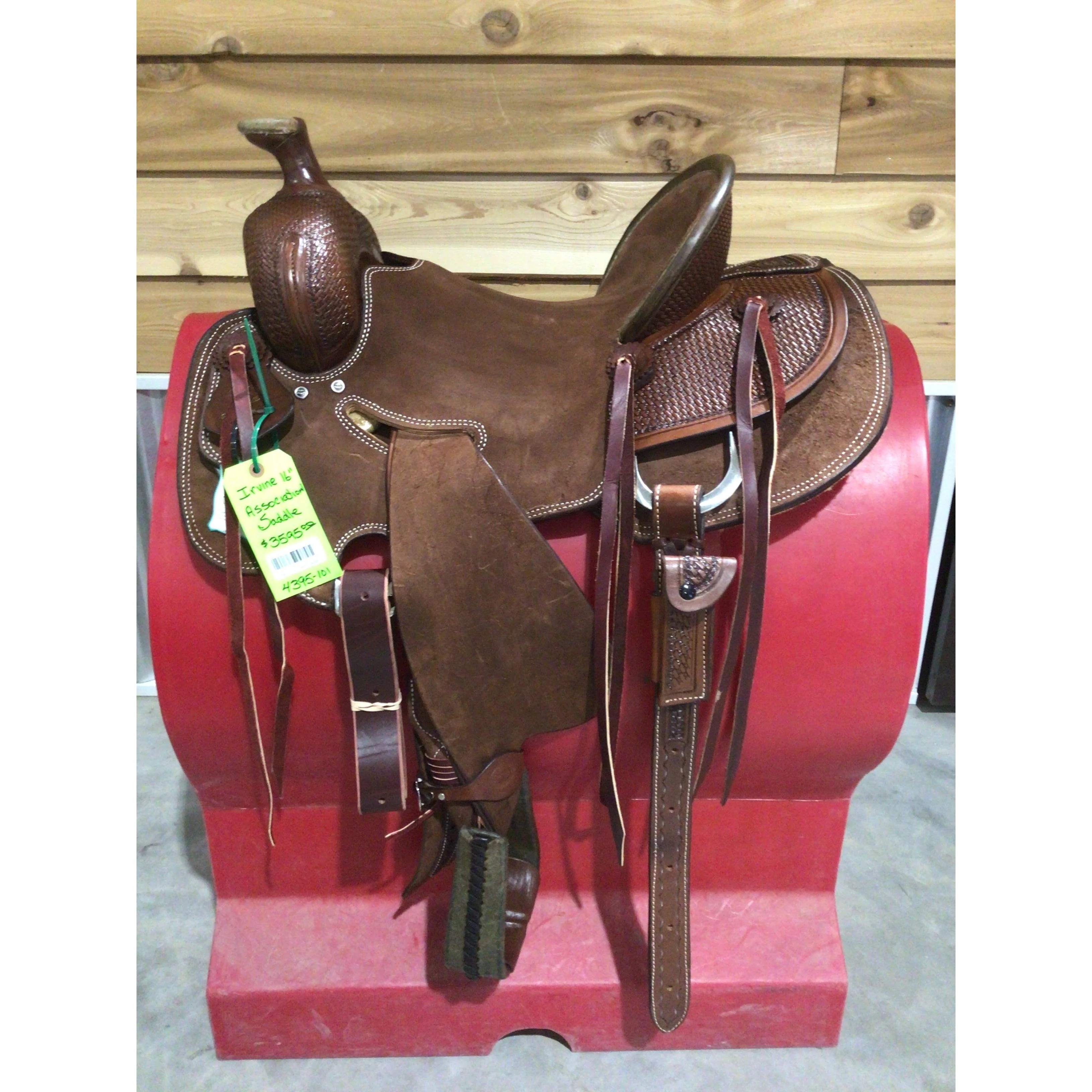Irvine 16" Association Saddle
