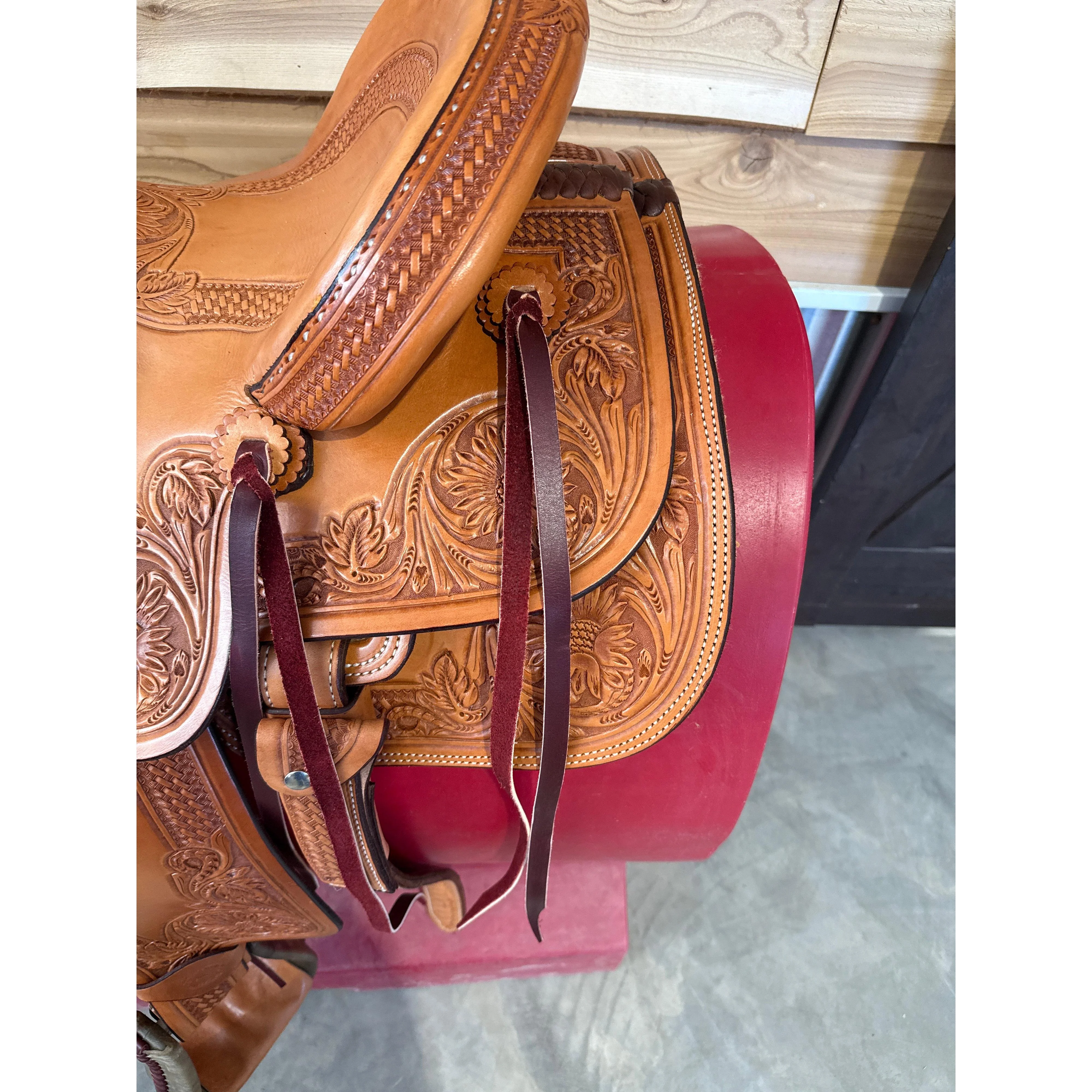 Irvine 15.5" Wade Saddle - Image 2