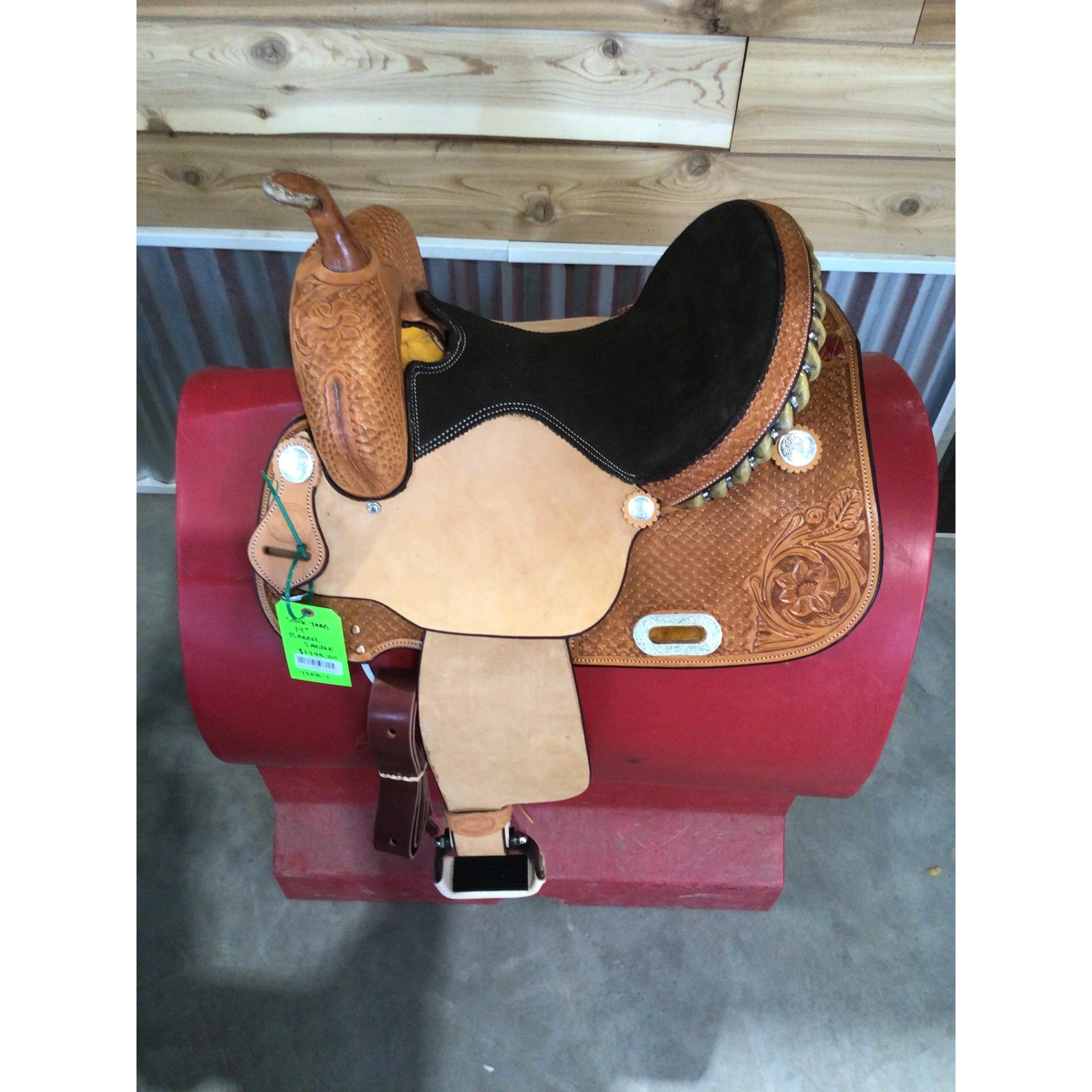 Stock Yard 14" Barrel Saddle - Image 2