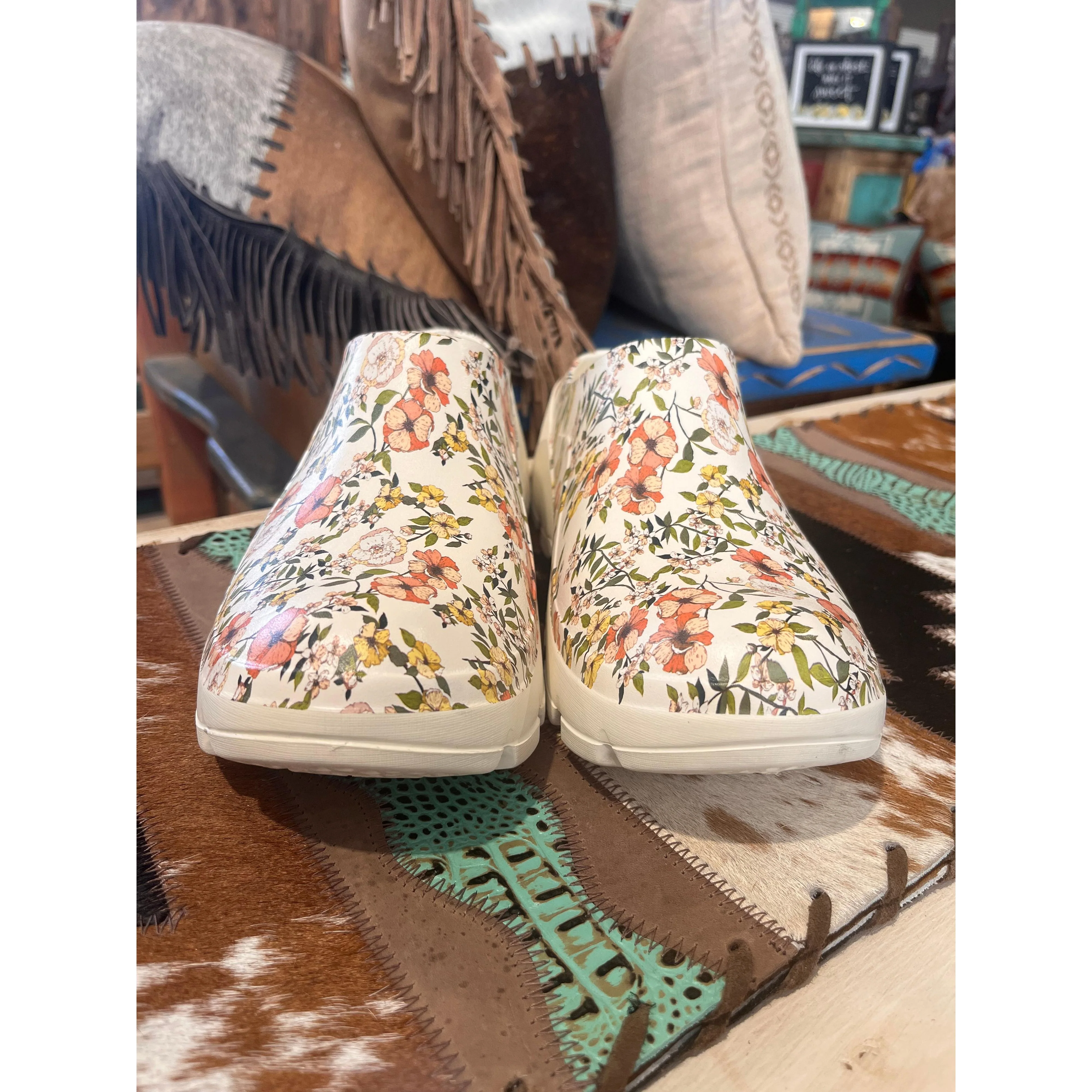 Joybees Women's Garden Grove Clog - Graphic Bone Summer Floral - Image 2