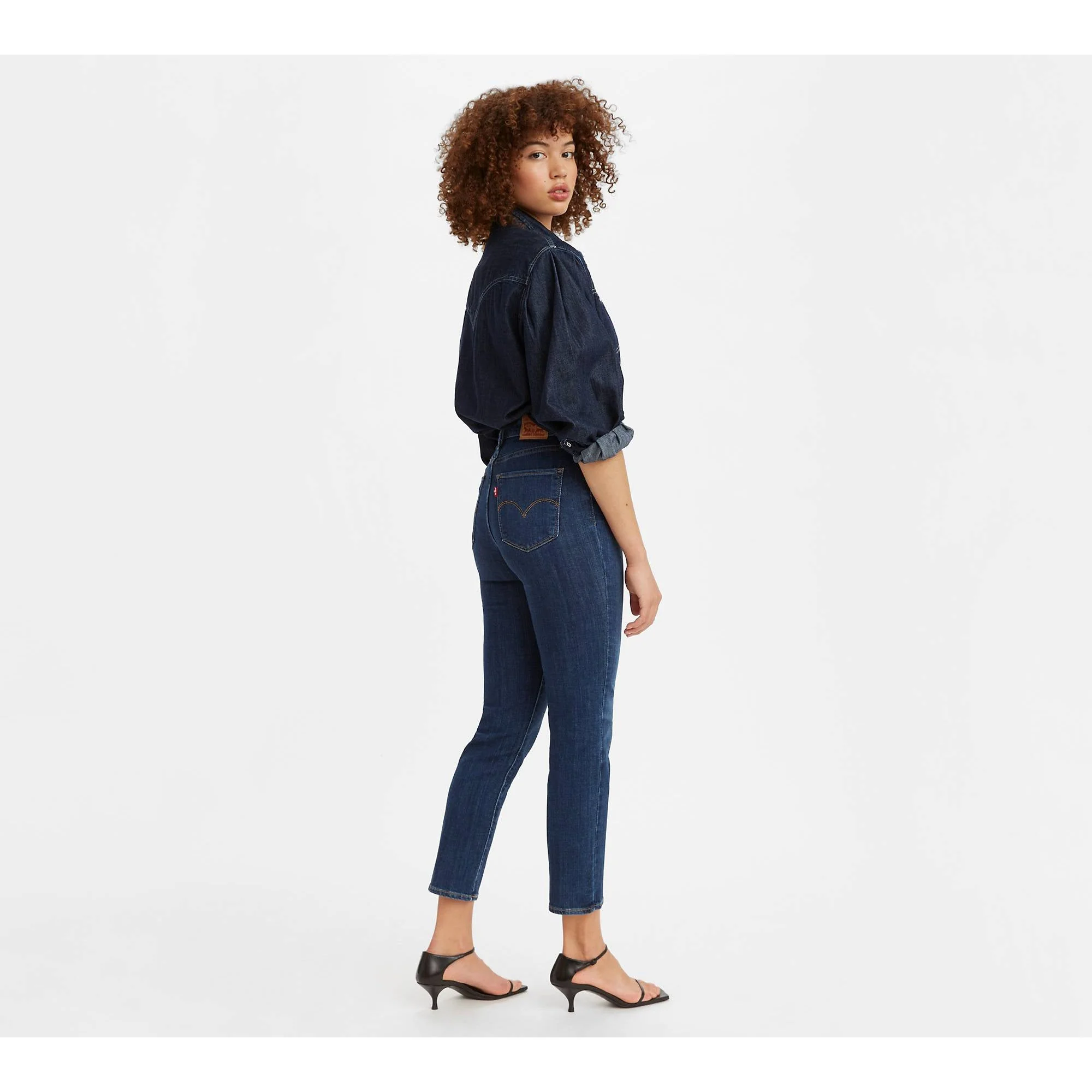 Levi Women's 724 High Rise Slim Straight Crop Jeans - Medium Wash - Image 2