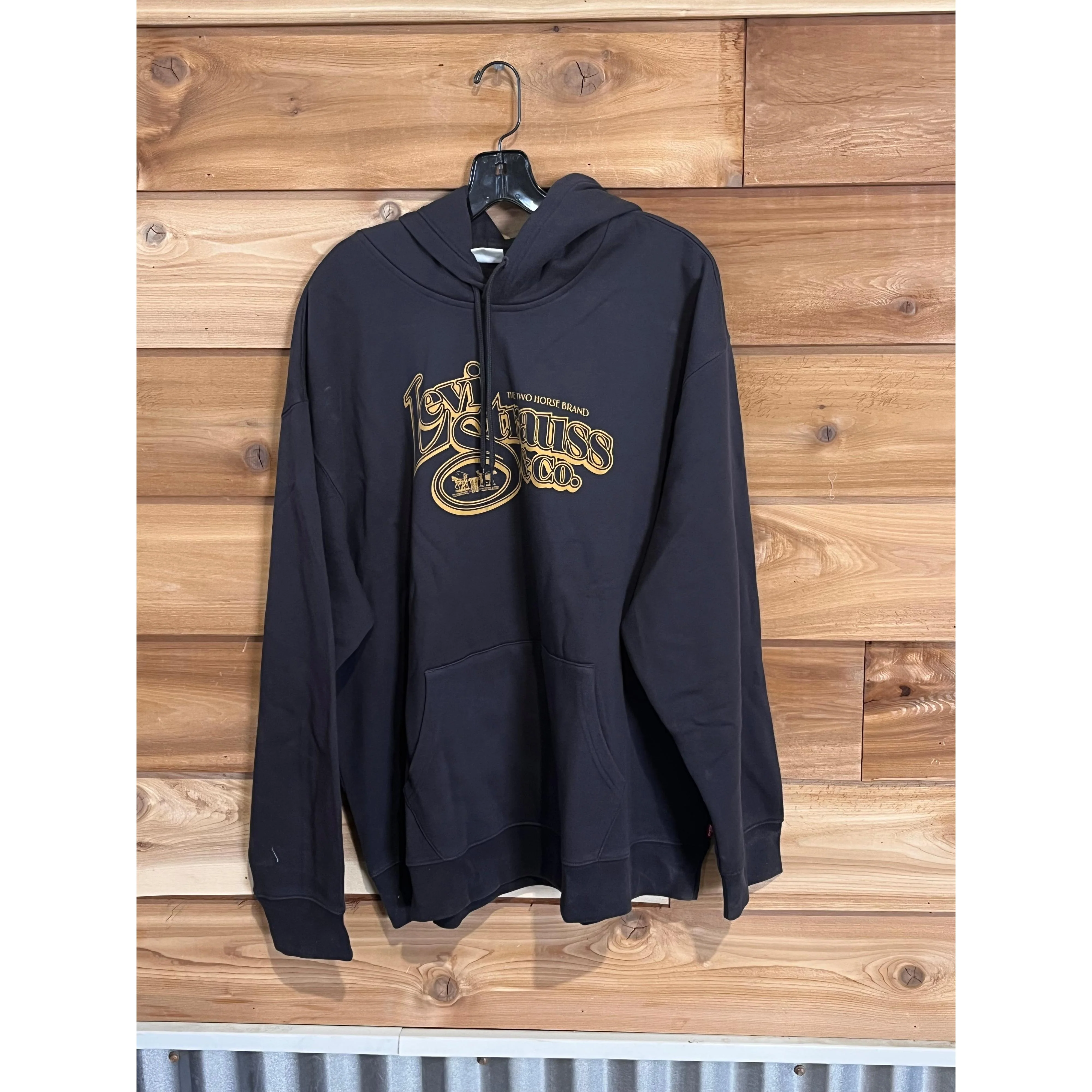 Levi Men's Relaxed Graphic Pullover
