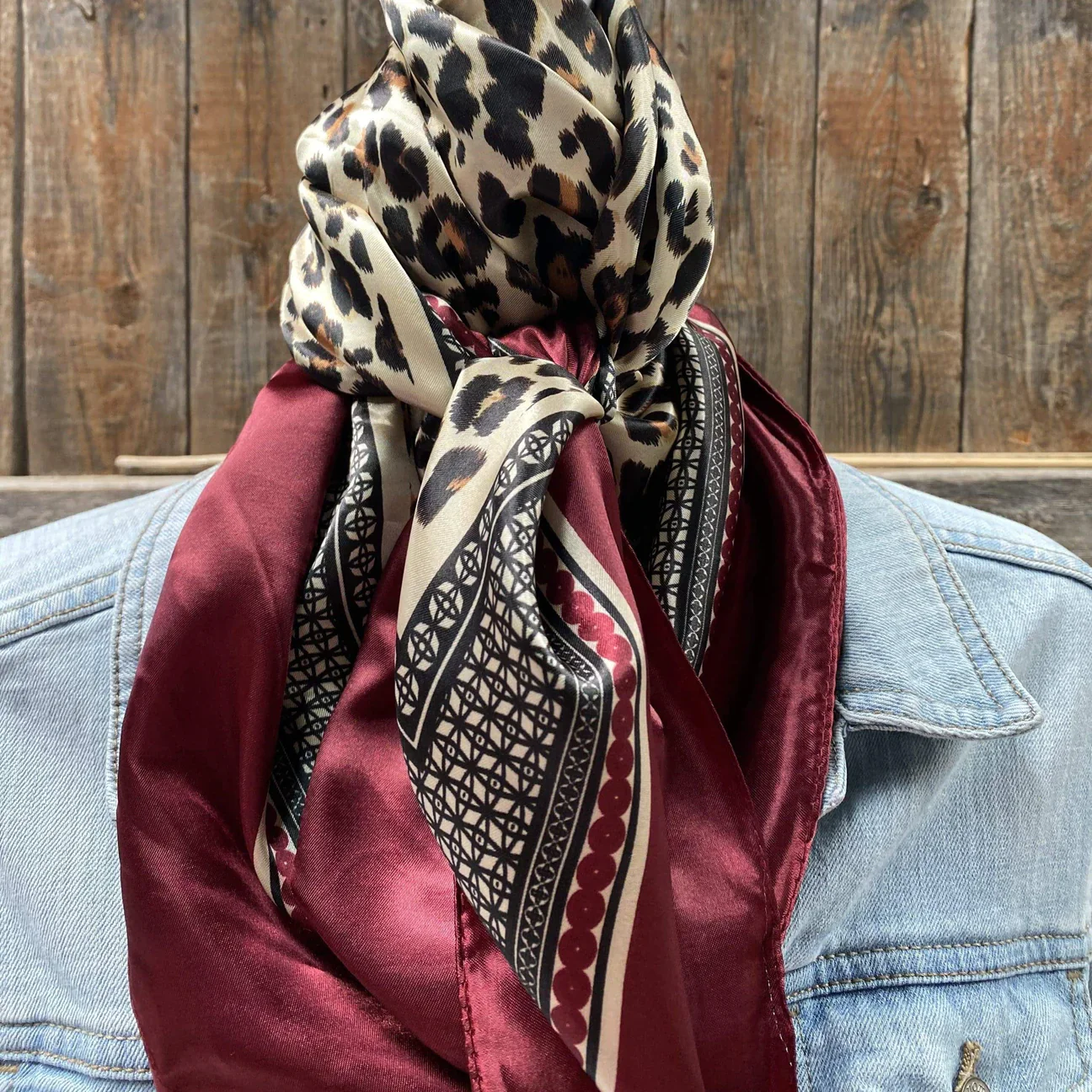 Rodeo Drive 35x35" Wild Rags - Floral, Animal & Other - Image 3
