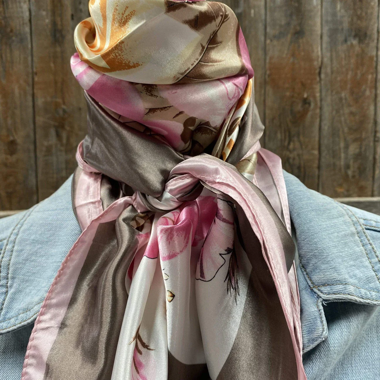 Rodeo Drive 35x35" Wild Rags - Floral, Animal & Other - Image 7