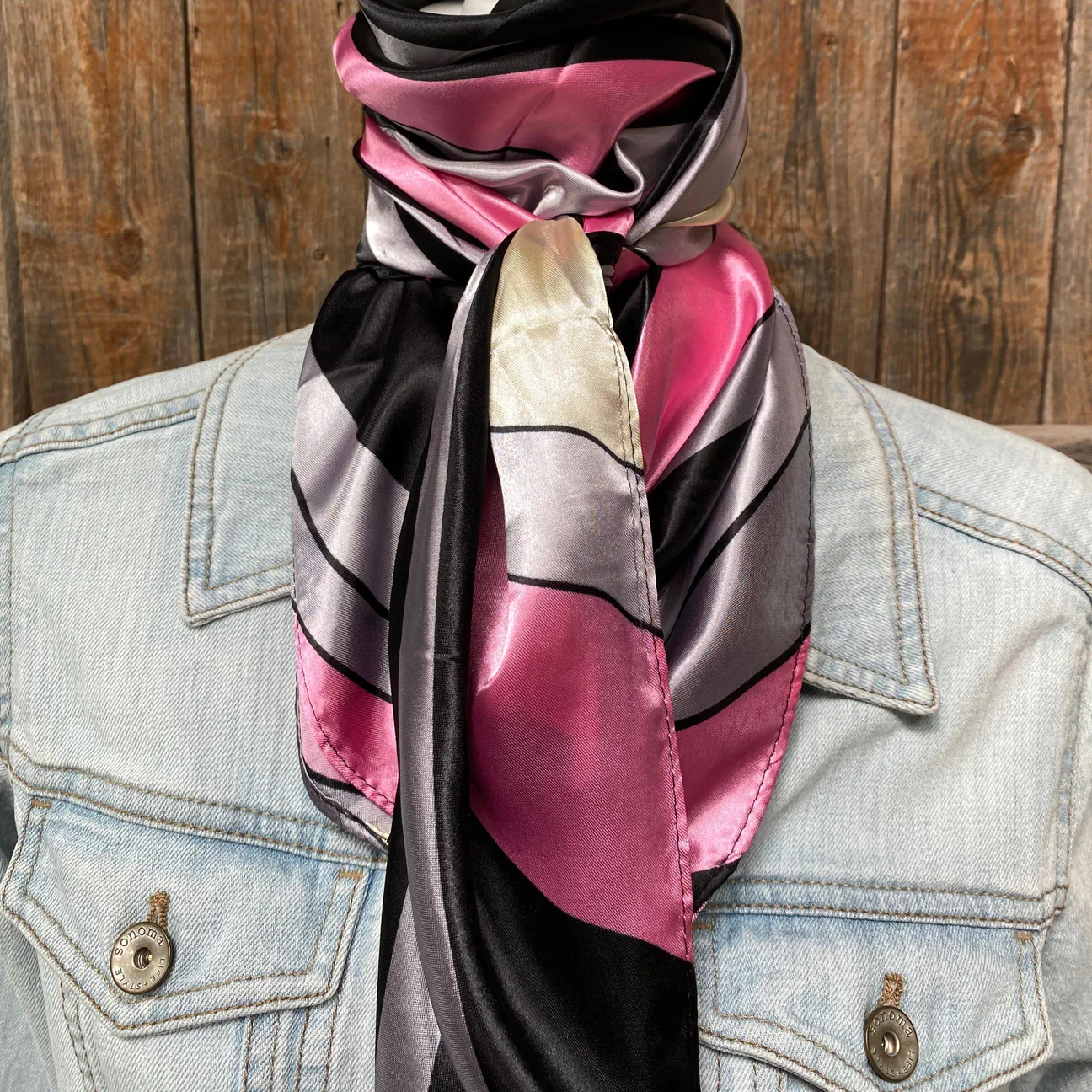 Rodeo Drive 35x35" Wild Rags - Floral, Animal & Other - Image 9