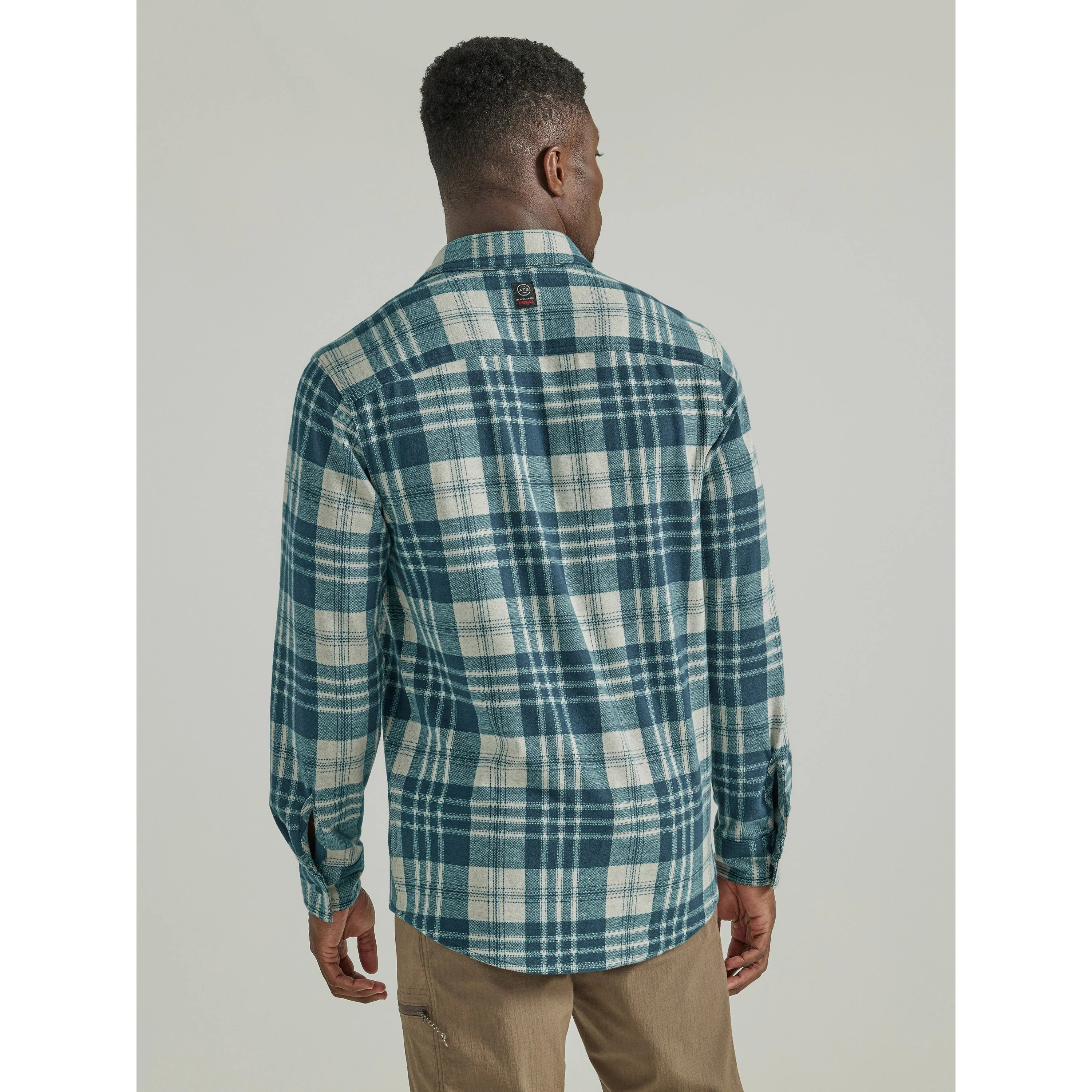Wrangler Men's ATG Long Sleeve Campsite Shirt - Teal - Image 2