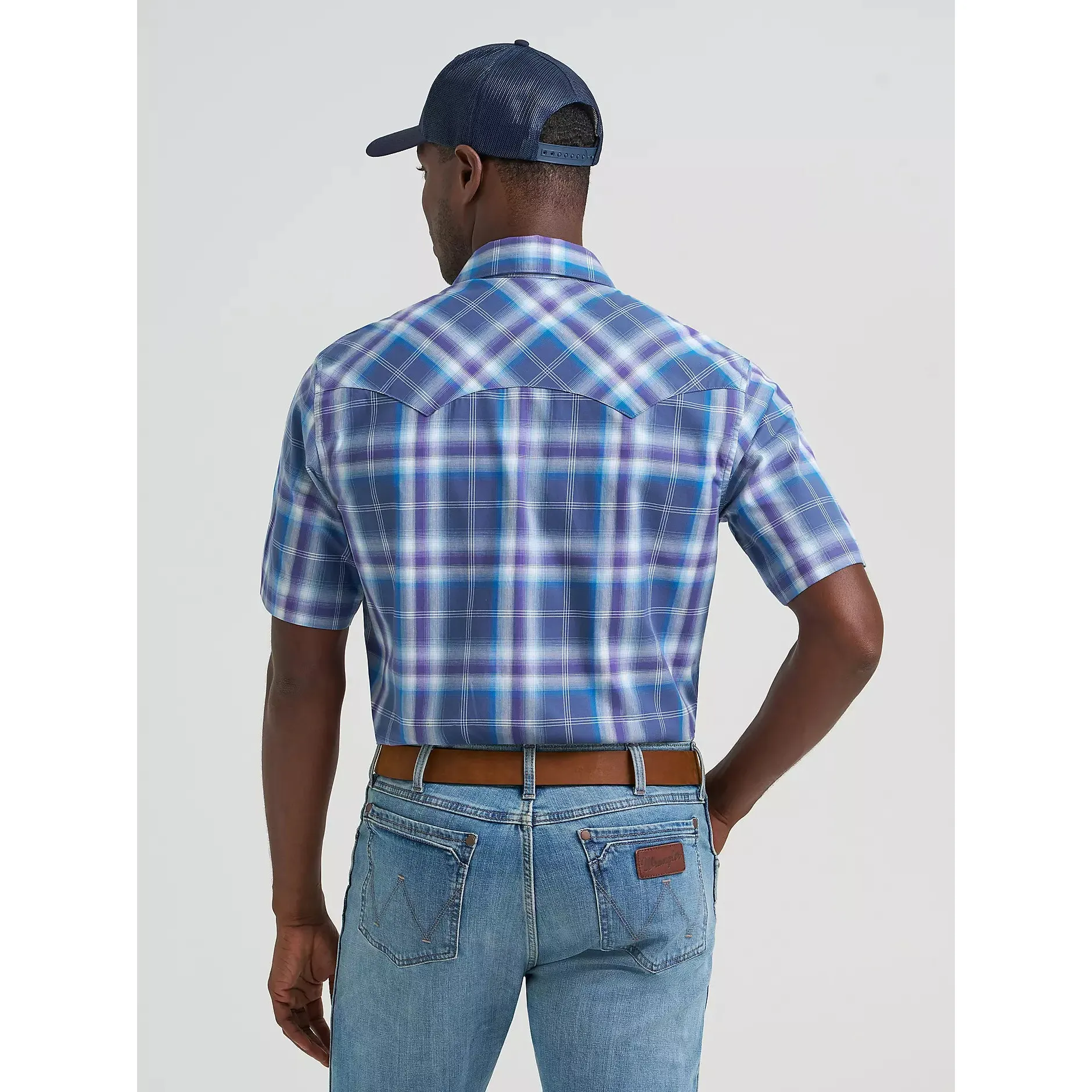 Wrangler Men's Retro Modern Fit Sawtooth Pocket Short Sleeve Shirt - Navy Orchid - Image 2