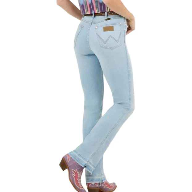 Wrangler Women's Lainey Wilson Raw Hem Boot Huggers - Bleach Blue Wash - Image 2