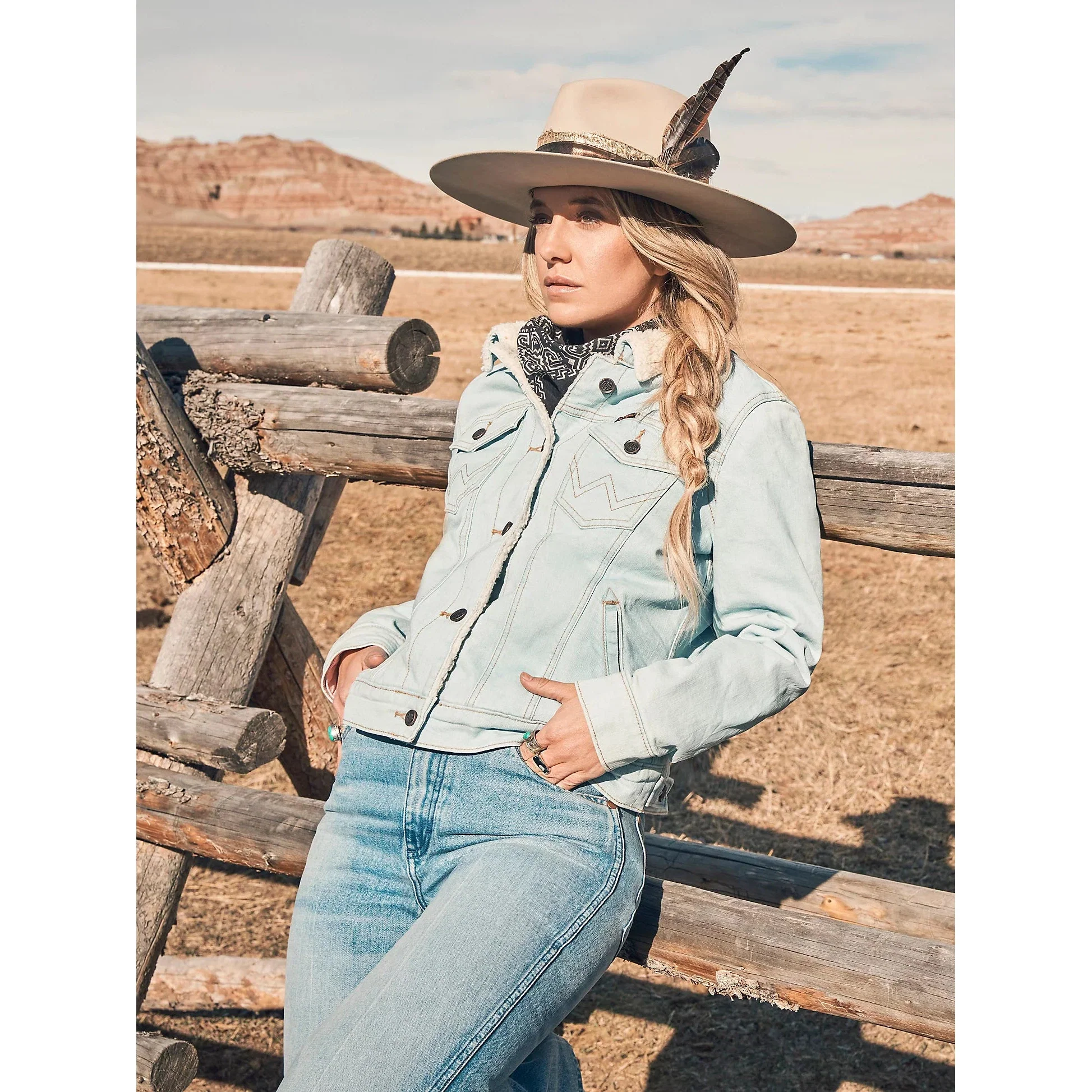 Wrangler Women's Retro Sherpa Lined Western Denim Jacket - Bleached Denim - Image 2